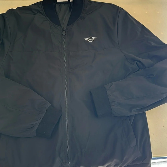 Mini - Picture 1 of 6